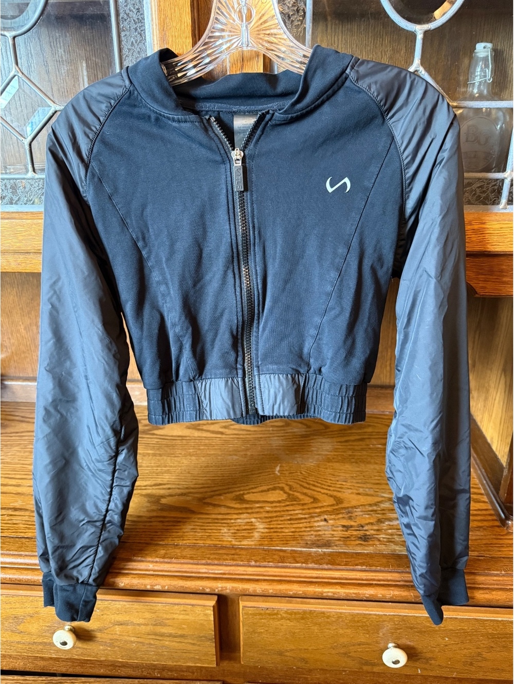TLF Apparel Womens Cropped Zip Up Jacket Small Black Athletic Bomber Windbreaker